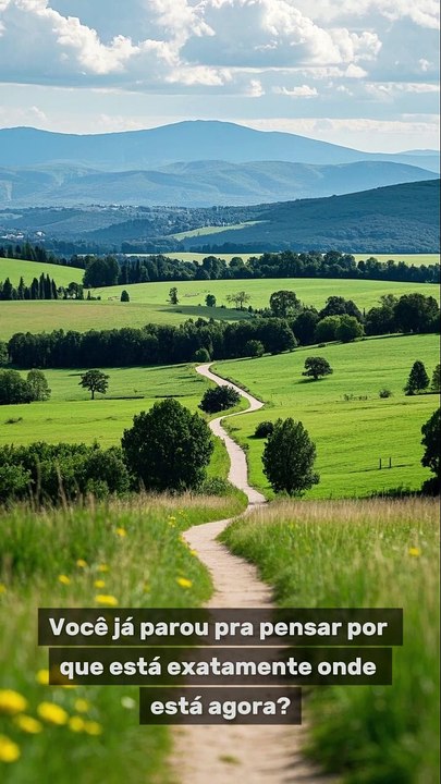 "Ester: A Rainha que Salvou um Povo"  De Órfã a Rainha: A História de Ester"