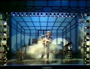 Johnny Hallyday – Il n’y a plus de géant à l’est d’Eden (Live ZDF – Na sowas – 29 mars 1982)