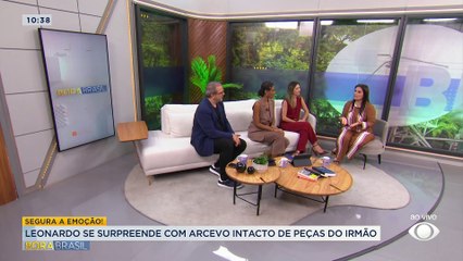 Cantor Leonardo se surpreende com acervo intacto de peças do irmão