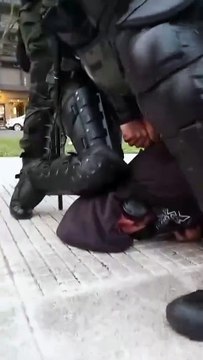 Así detenían al fotógrafo Tomás Cuesta