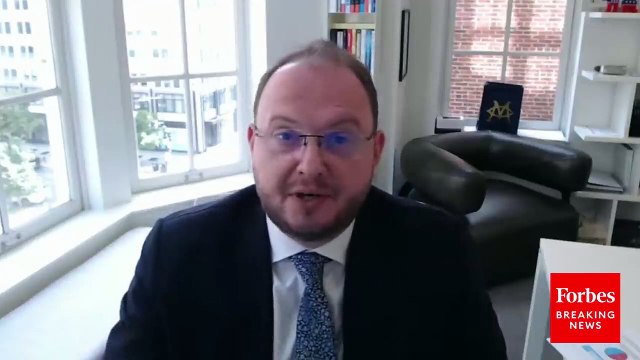 New Poll Reveals Voters' True Feelings About Trump Accepting Luxury Jet From Qatar