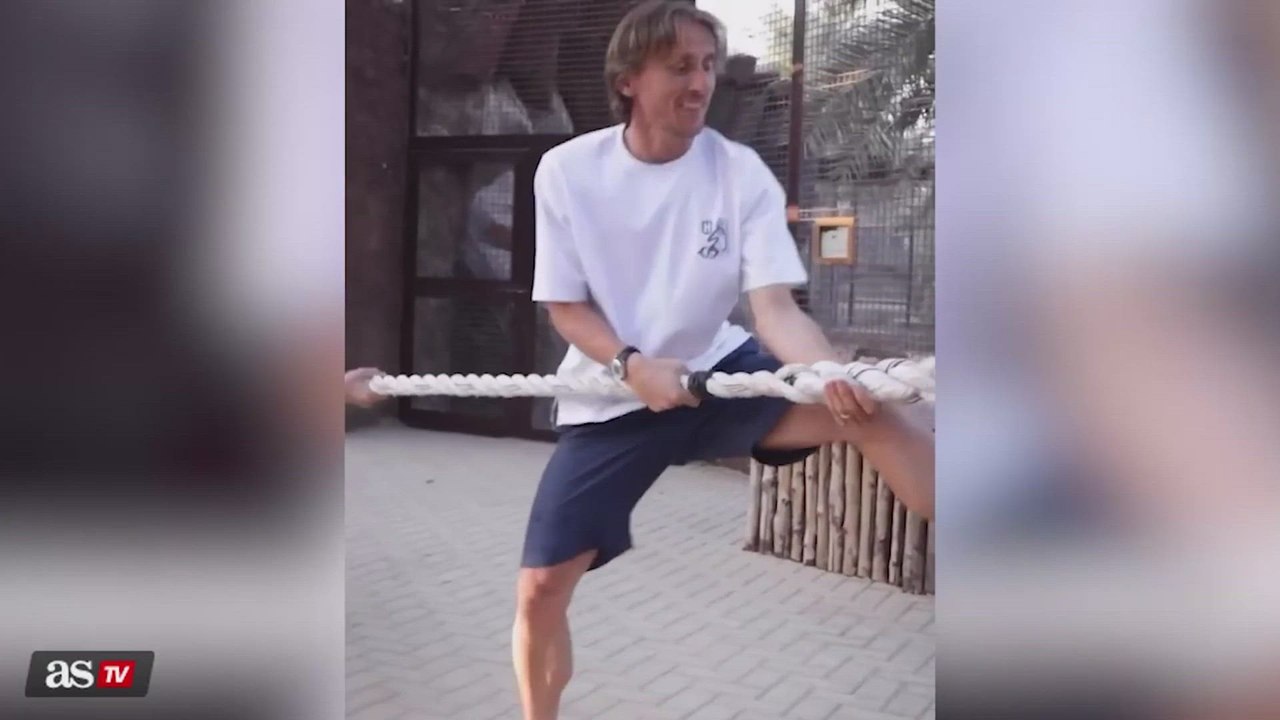 Momento viral de Modric con un tigre y una serpiente