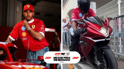 Lewis Hamilton presume entrada triunfal en el GP de Mónaco al llegar en moto