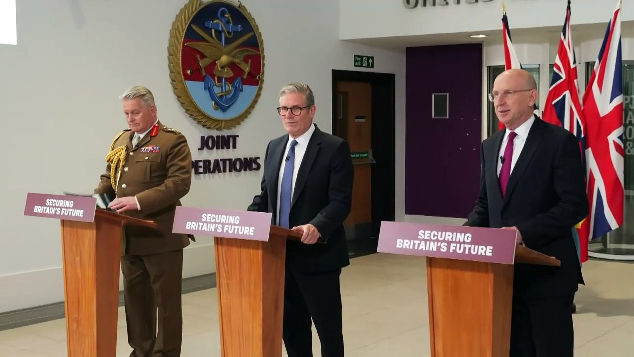 Starmer confirms deal signed to hand over Chagos Islands