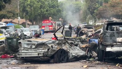 Civilian aircraft crashes in a neighbourhood in san Diego