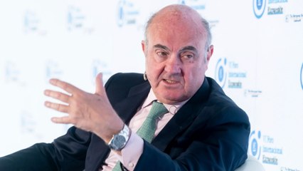 Guindos sugiere "cuestiones políticas" en la oposición doméstica a las fusiones bancarias