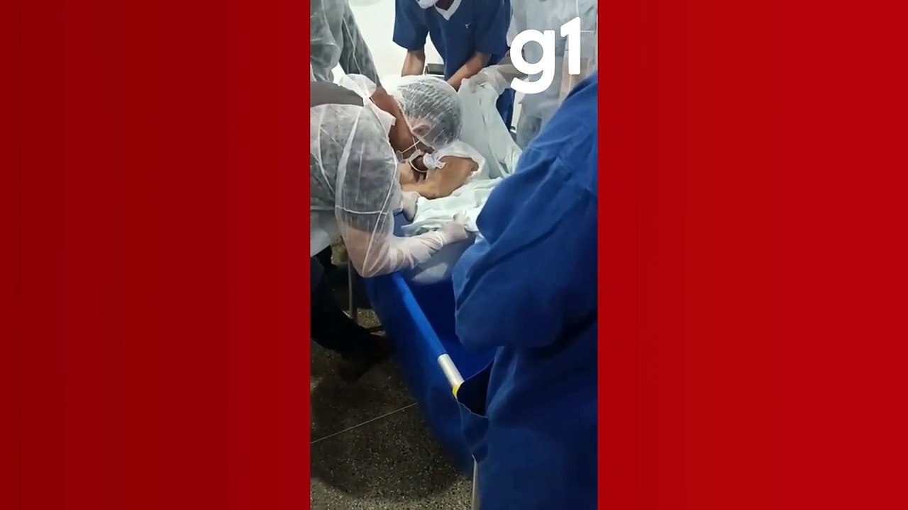 Hospital atende pedido e idosa com câncer é batizada em quarto de UTI em MT; vídeo