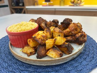 frango marinado no forno com batatas