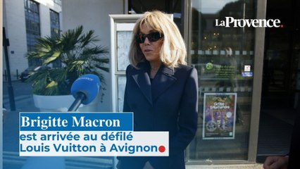 Brigitte Macron est arrivée au défilé Louis Vuitton à Avignon