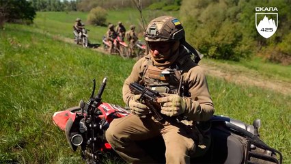 Ukraine stellt erste Sturmkompanie mit Motorrädern für schnellen Vormarsch im offenen Gelände auf