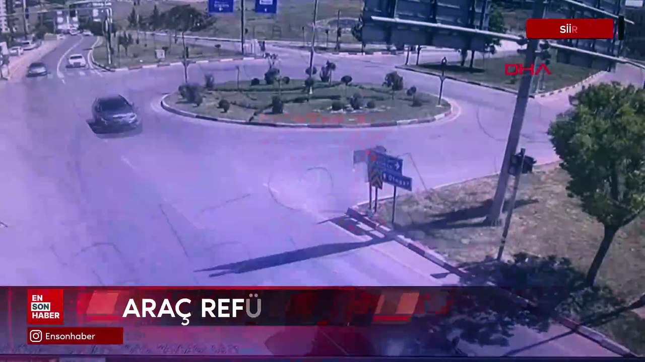 Siit’te hatalı sollama yapan otomobil refüje çarptı