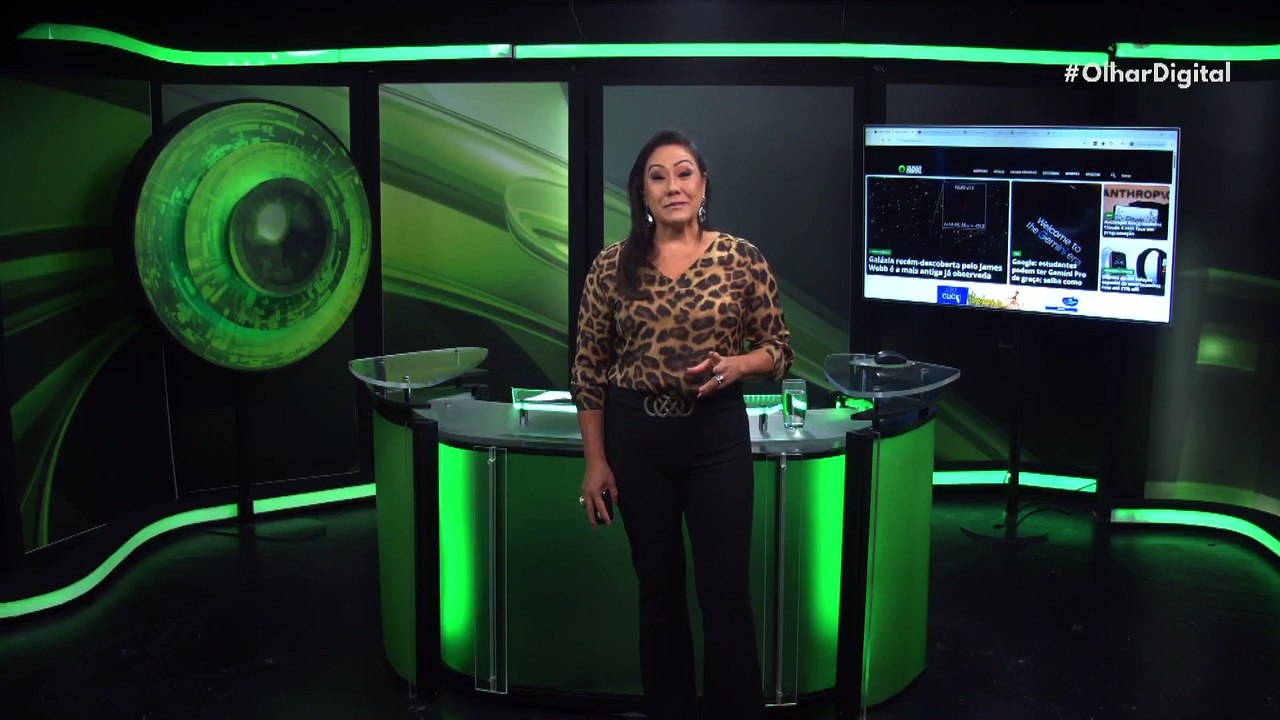 Galáxia “atacando” rival é registrada no espaço profundo