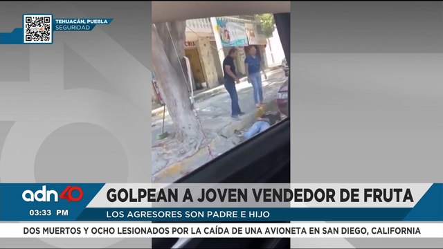 Padre e hijo golpean a joven vendedor de fruta hasta dejarlo inconsciente en Puebla