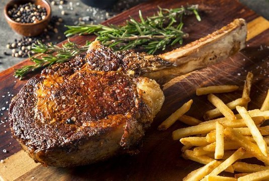 Comment réussir une côte de bœuf parfaite au barbecue ? Le champion de France du barbeuc’ dévoile ses 3 secrets