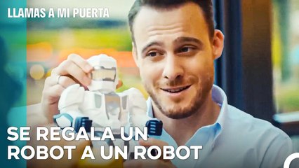 Se Regala Un Robot A Un Robot - Llamas a Mı Puerta