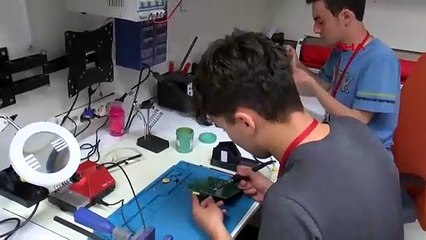 Meslek liseli gençlerden elektrikli otomobillerde her şeyi değiştirecek proje