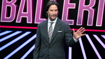 Stile italiano, fascino eterno: Keanu Reeves alla première di "Ballerina"