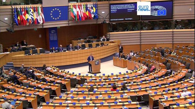 Eurodeputati chiedono alla Commissione di congelare tutti i fondi Ue destinati all'Ungheria