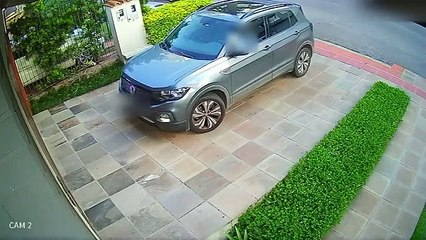 Homem é flagrado tentando roubar carros com um martelo em Criciúma