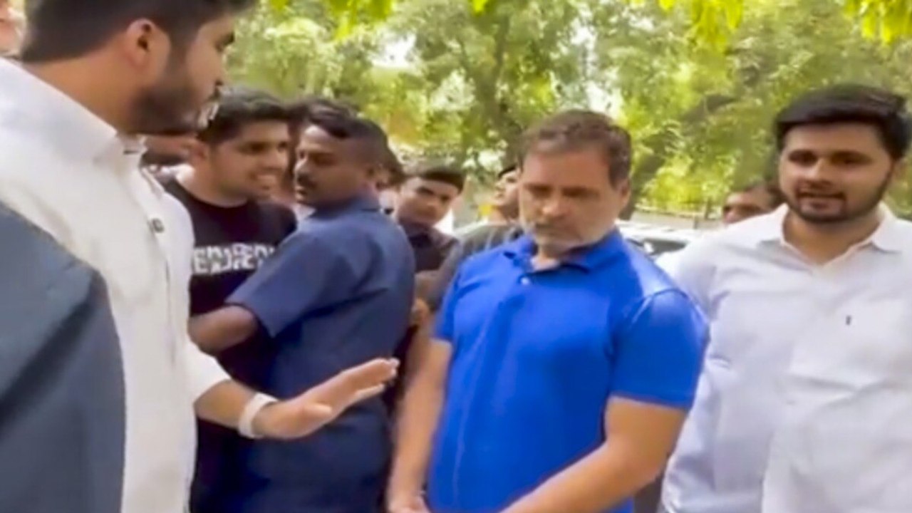 अचानक DU पहुंचे राहुल गांधी, खड़ा हो गया विवाद, लगे ऐसे आरोप!