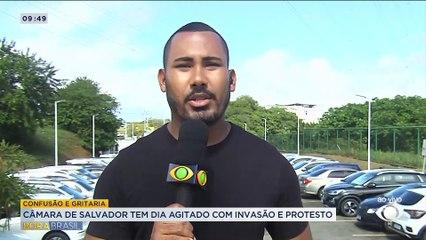 Câmara de Salvador aprova reajuste para servidores em meio a protestos