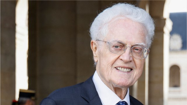 GALA VIDEO - Lionel Jospin : à 87 ans, l’ex-Premier ministre fait une réapparition forte en symbole