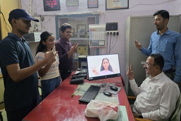 सफलता के लिए सोशल मिडिया से बनाई दूरी, जिले में बने टॉपर