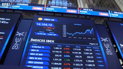El IBEX 35 baja el 1,18 % tras la amenaza de aranceles de Trump pero sostiene los 14.100