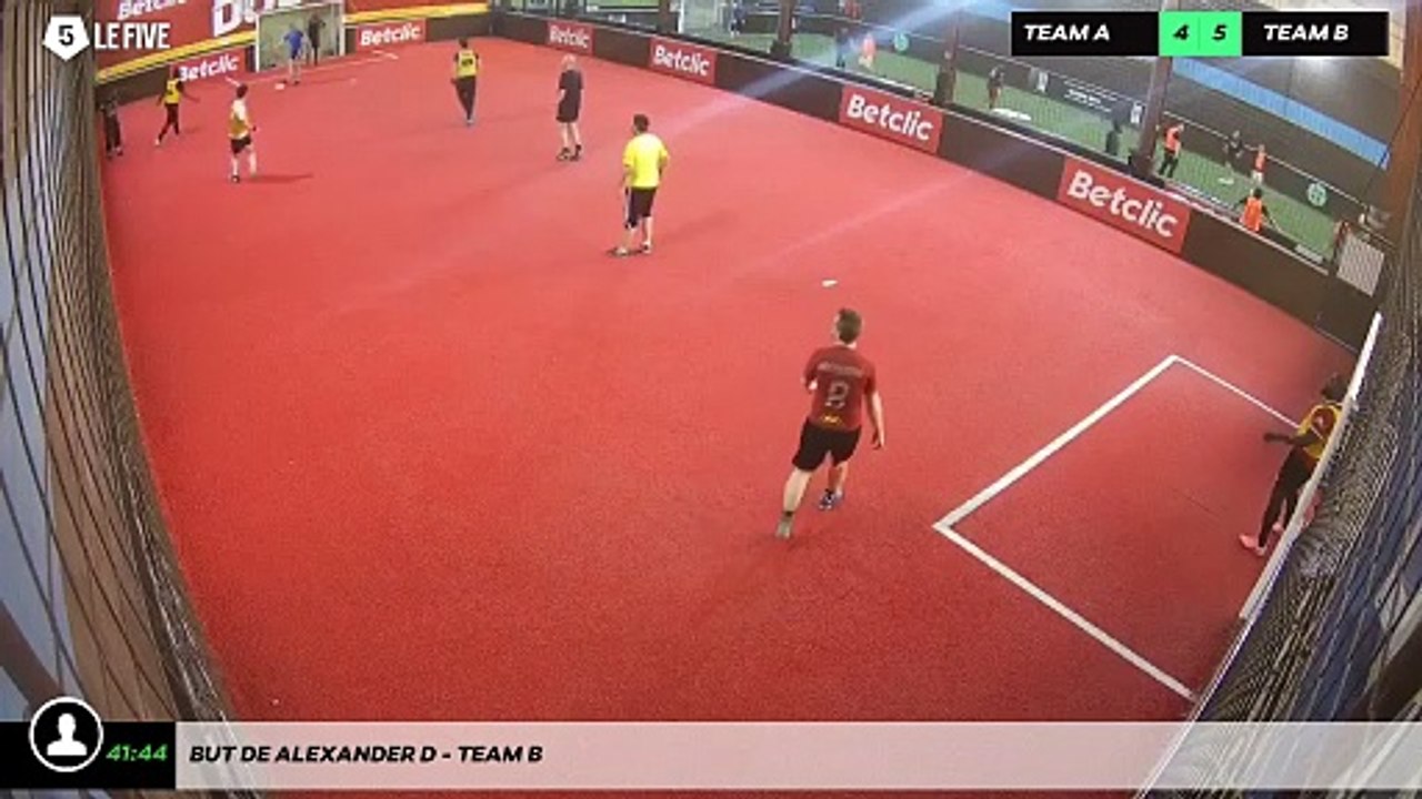 But de Alexander D - Team B