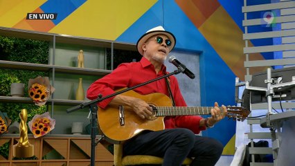 Enrique Feliz le canta a las Madres en Madres de Oro