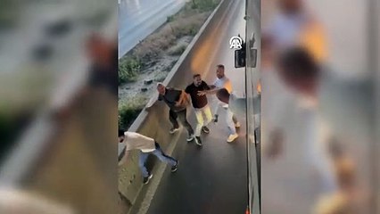 Esenler'de trafikte çıkan tartışmada İETT otobüsüne zarar verildi
