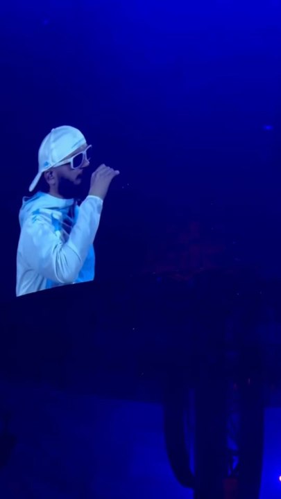 JUL rend hommage à WERENOI au Stade Vélodrome 🕊️🙏