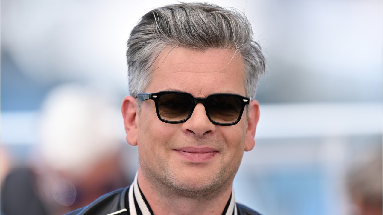 GALA VIDEO - Benjamin Biolay cash sur la façon dont il élève ses deux filles : “Je ne suis pas un pote !”