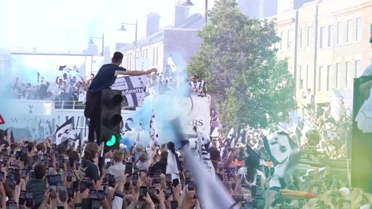 Spurs learn to celebrate at Europa League trophy parade