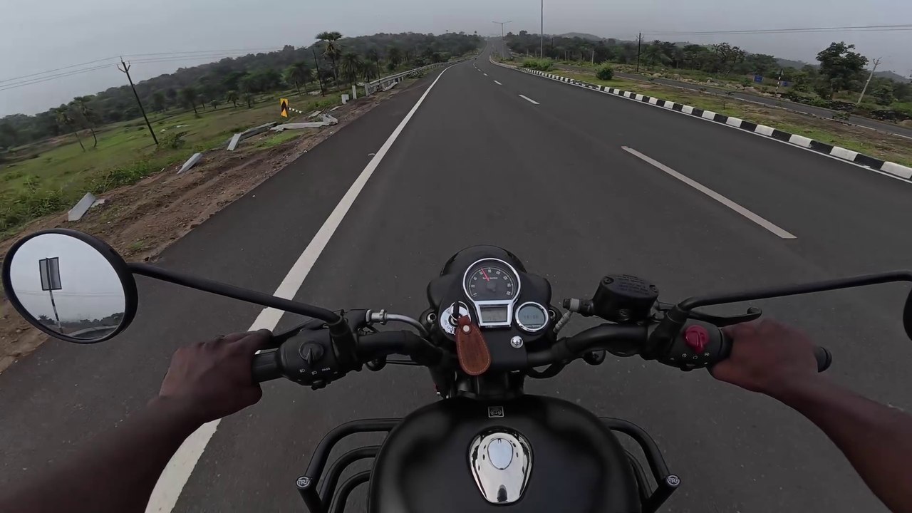 royal Enfield classic 350 stealth black