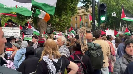 Londra'da binlerce kişi, İngiltere'nin İsrail'e silah satışını protesto etti