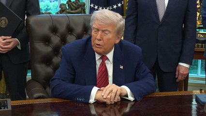 Trump amenaza con aranceles a los fabricantes de celulares