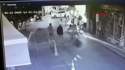 Kadın veli, çocuğunun sınıf arkadaşının babasını bıçakladı