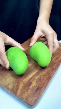 Raw Mango Chaat🥭 #shorts #food #cooking #asmrkitchenfood #streetfood #mango #chaat #asmr #recipe