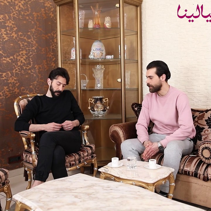 ضحّى بحياته عشانهم، ولما كبرت أخته وصارت مديرة… نسيت كل شي!