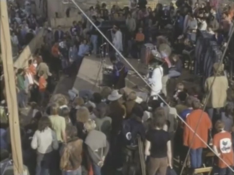 Jimi Hendrix: Hear my Train a Comin' - Woodstock '69 b&w angles