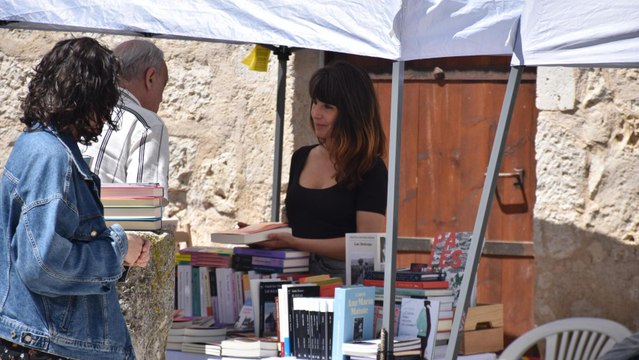 Inauguración de la II Feria del Libro Villa de Portillo, con el pregón del escritor Eugenio Fuentes