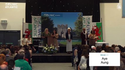 La ovación a la Infanta Sofía al recoger su diploma tras graduarse en Gales