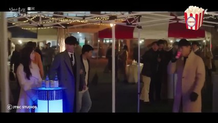 A girl goes back home and TOTALLY falls for the NERD she knew from school