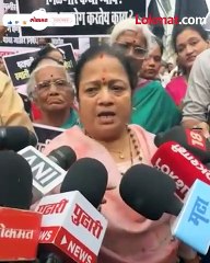 किशोरी पेडणेकर रुपाली चाकणकरांवर संतापल्या