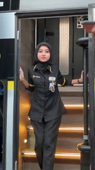PRAMUGARI BUS CANTIK