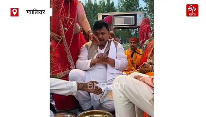 बेटी को विदाई में भावुक हुए प्रद्युमन सिंह तोमर, गले लगाया तो रोक नहीं सके आंसू