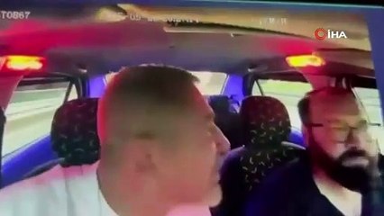 Taksiciyi silahla gezdirdi, sonra da parasını gasp etti