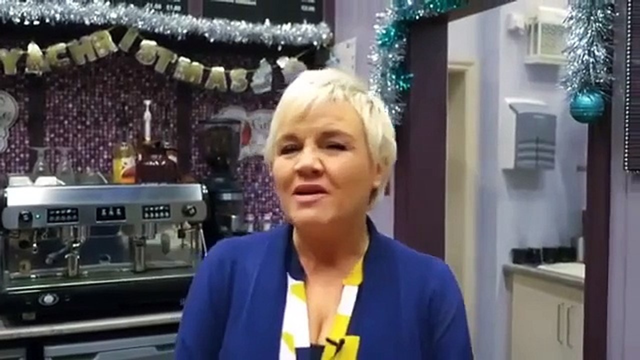 (2016) Cast talk of their Christmas faves