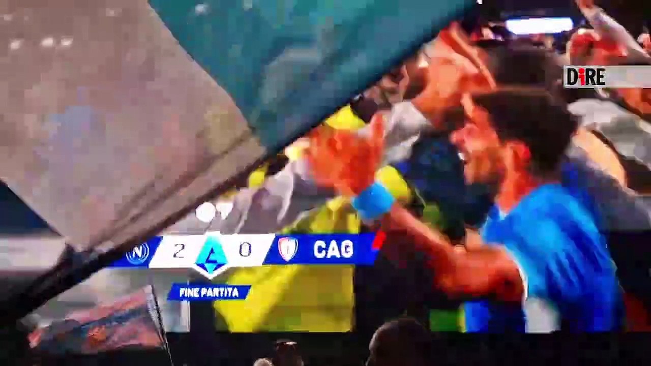 Napoli - CALCIO. DECINE DI MIGLIAIA FESTEGGIANO SCUDETTO IN PIAZZA DEL PLEBISCITO (23.05.25)